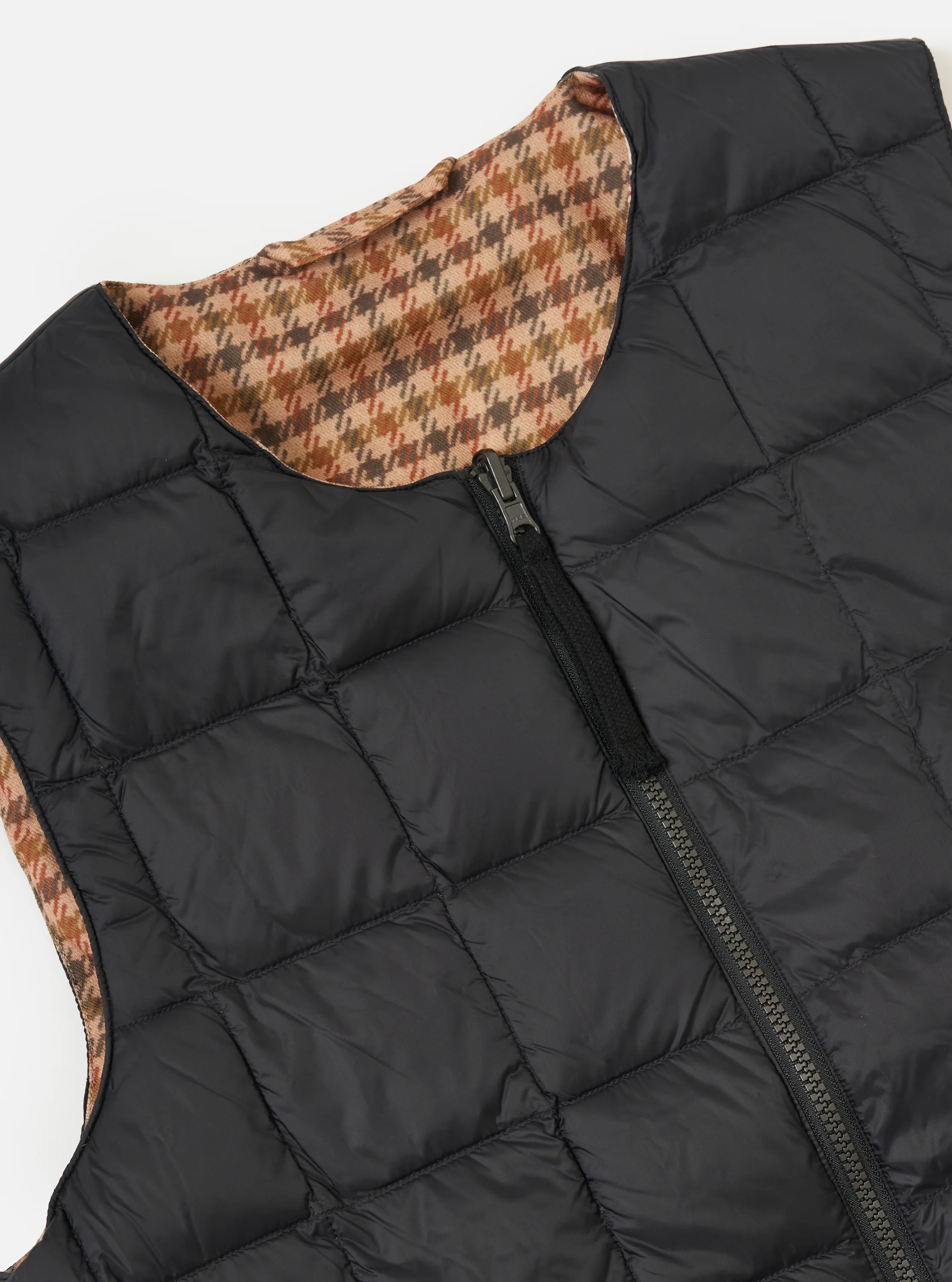 TAION x Universal Works Reversible Black Military Line Vest - Image 11